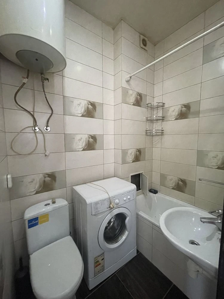 Продам дворівневу гостинку ЖК Карамелі метро Центральний рин