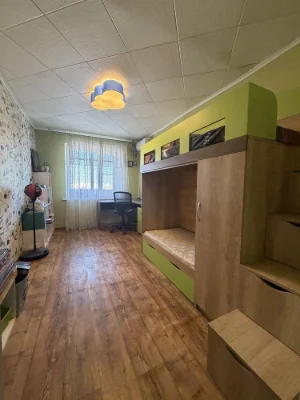 Продам квартиру завод Шевченко Академіка Богомольця Москалев