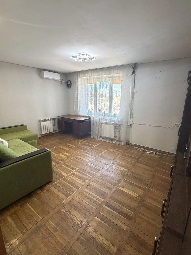 Продам квартиру завод Шевченко Академіка Богомольця Москалев