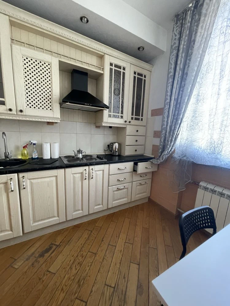 СТАЛИНКА! Ж/Б! ДОМ КИНОШНИКИ! Космическая 4! Научная! Продам