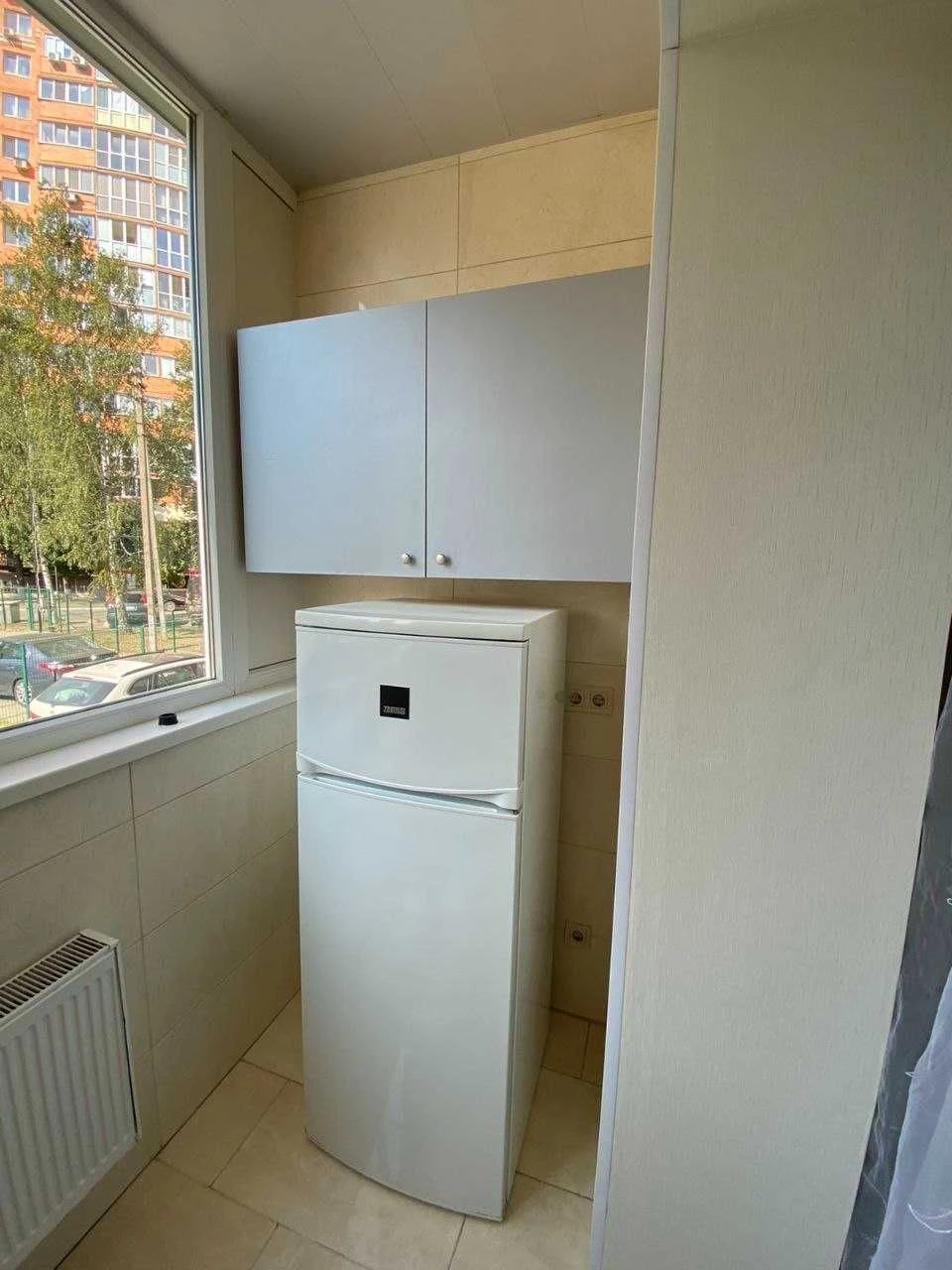 Продам охайну 1-нокімнатну студію в новобудові біля метро.