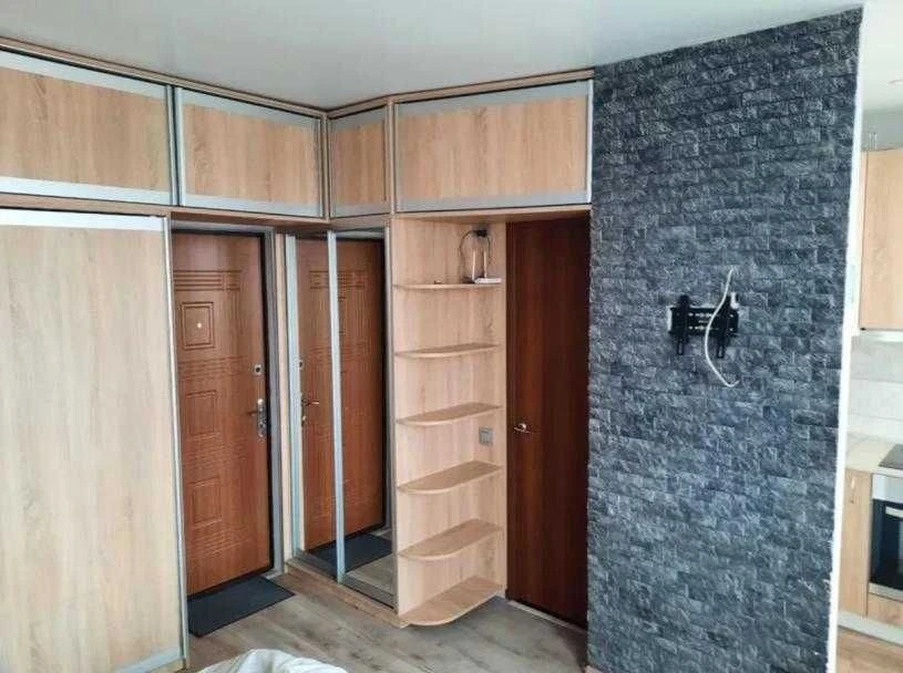 Продается 1 комнатная гостинка возле Центрального рынка г.Ха