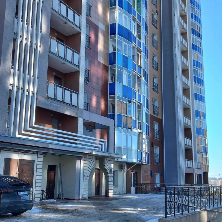 Продам 1-комн.кв. в центре  68м2.