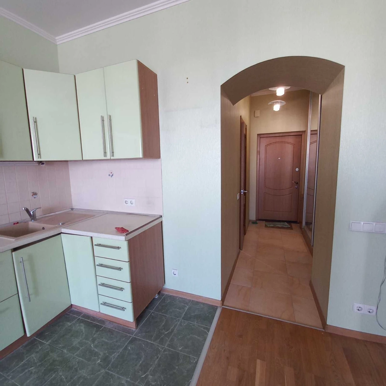 Продам 1-комн.кв. в центре  68м2.