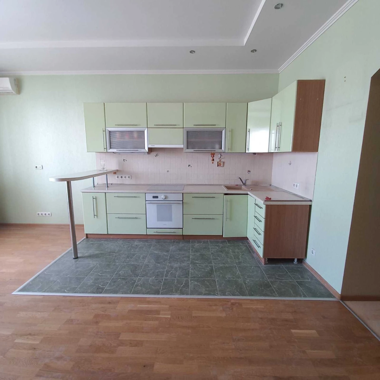 Продам 1-комн.кв. в центре  68м2.