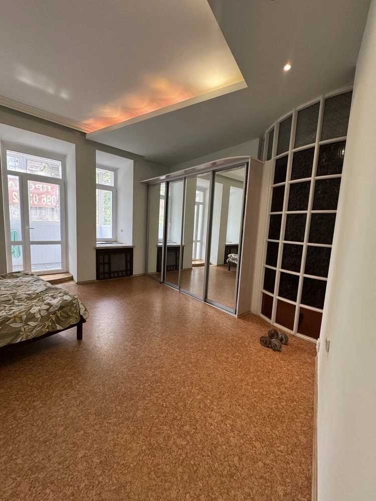 Продам Царскую квартиру в центре харькова Мистецтва 5
