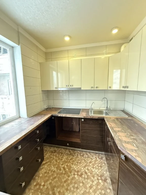 Продам 4к квартиру 83м2,Северная Салтовка 4