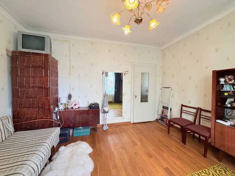 Продажа: 1 ком квартиры по ул. Патона, свой двор. БЕЗ КОМ