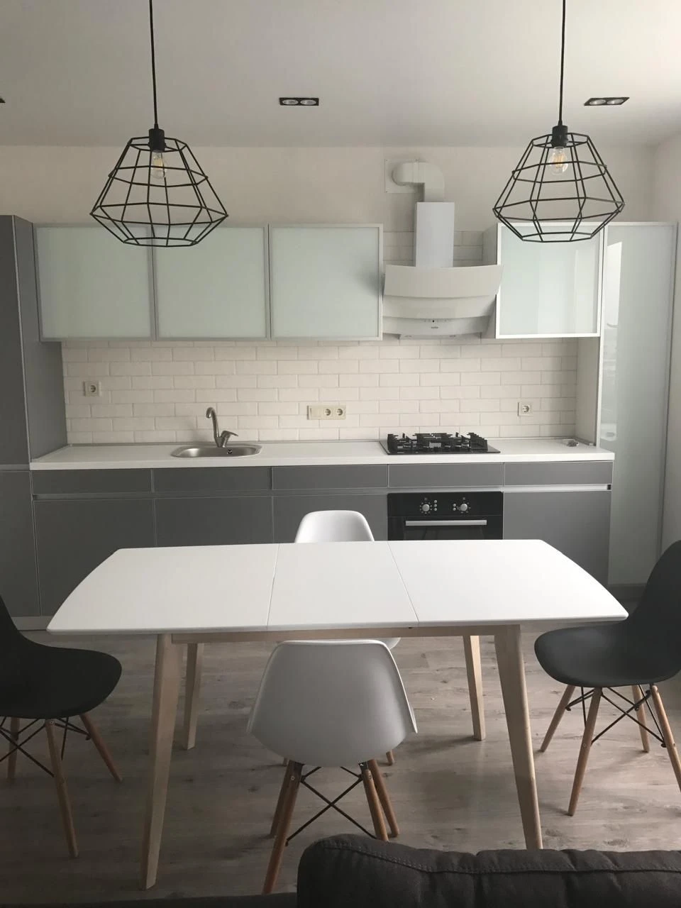Продам 2 кiм кв-ра Салтівка,Новобудова,вул. Нескорених, 32Г,