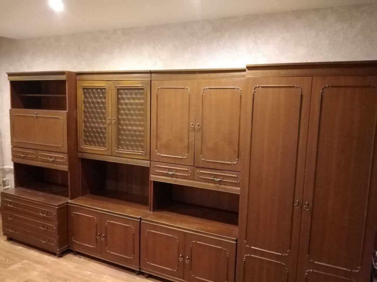 Продам гостинку б-р Ив.Каркача, м Индустриальная, свой с/у