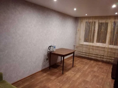 Продам гостинку б-р Ив.Каркача, м Индустриальная, свой с/у