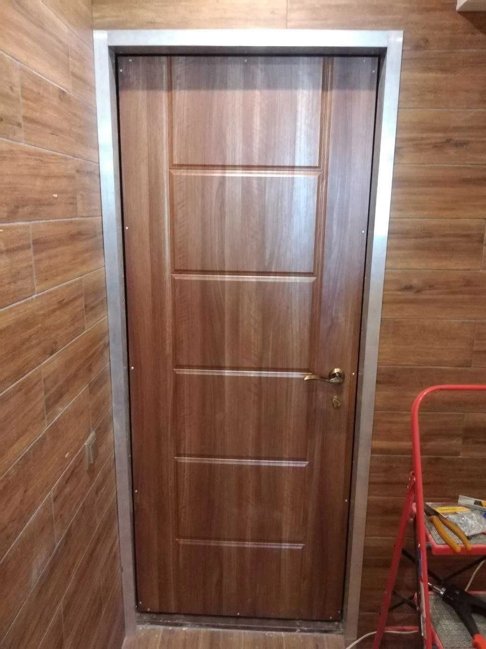 Продам гостинку б-р Ив.Каркача, м Индустриальная, свой с/у