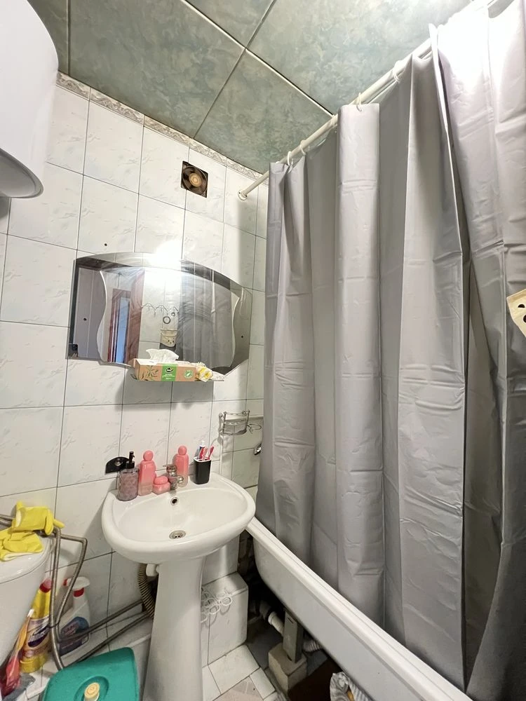 Продам 1-но кімнатну квартиру 1 хвилина до метро Заводська