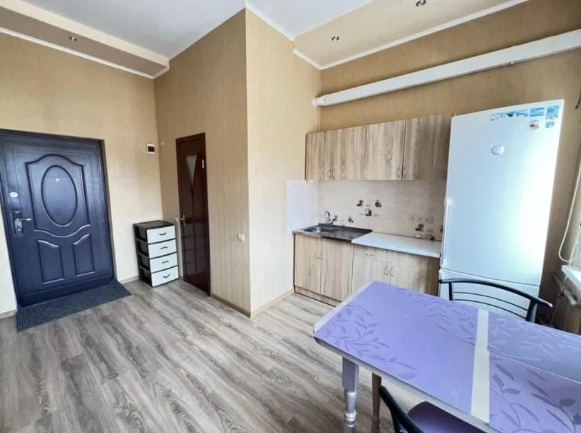 Продам гостинку со своим санузлом  метро Центральный рынок