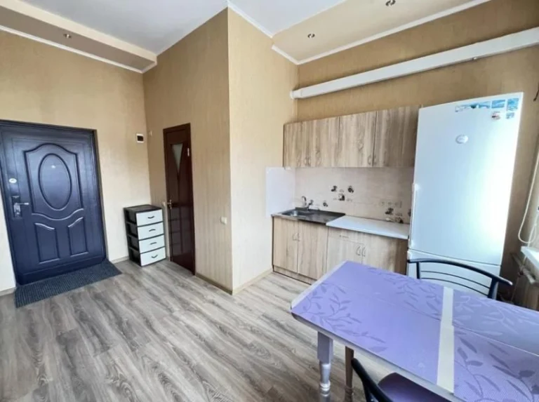 Продам гостинку со своим санузлом  метро Центральный рынок