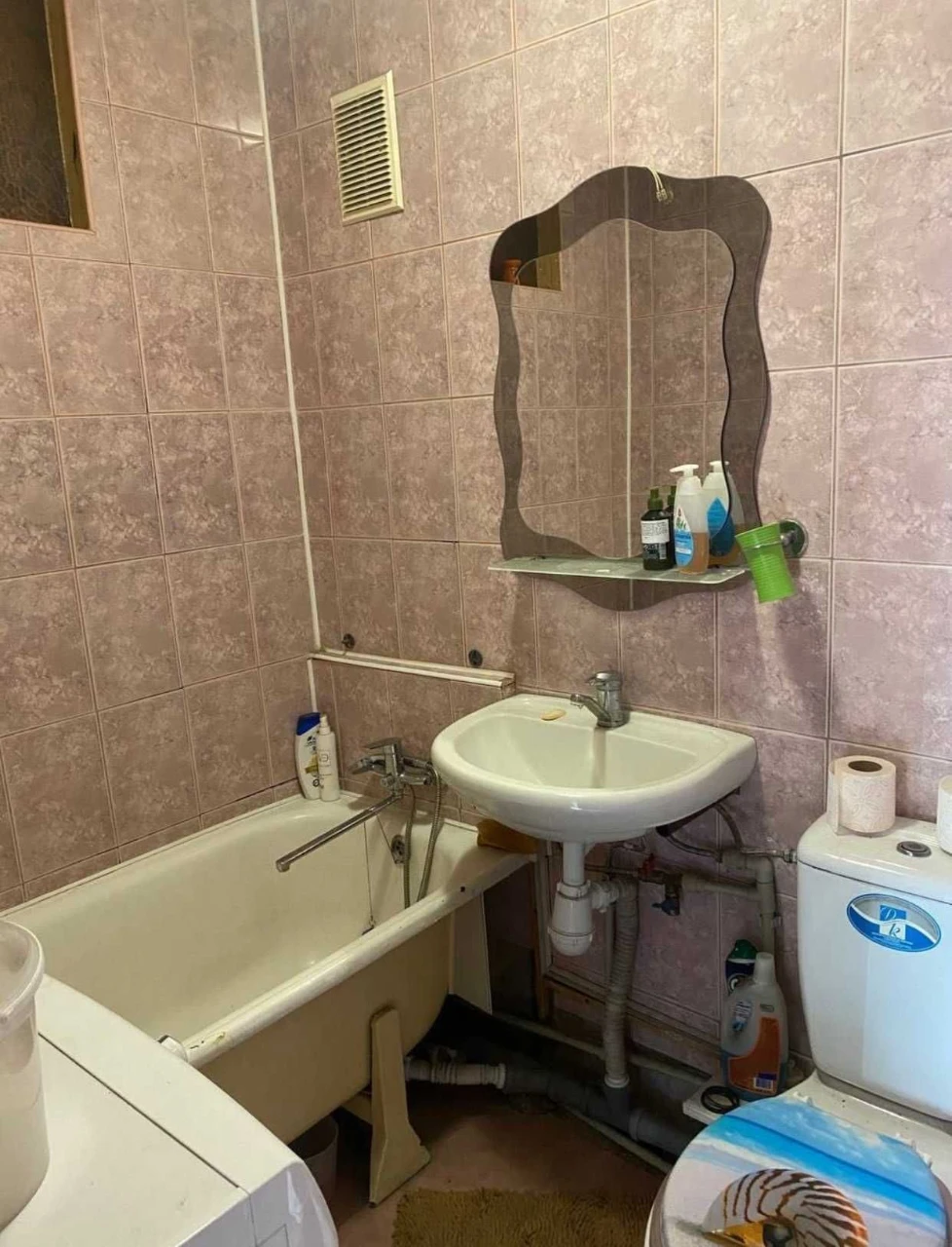 Продам 2-кімнатну квартиру 47м2, 5/5, Ак.Вальтера 10, Пятіха