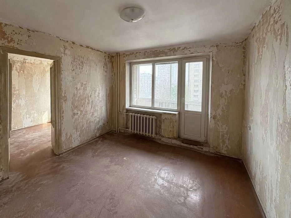 Продажа 2к квартиры под Ваш дизайнерский ремонт возле метро