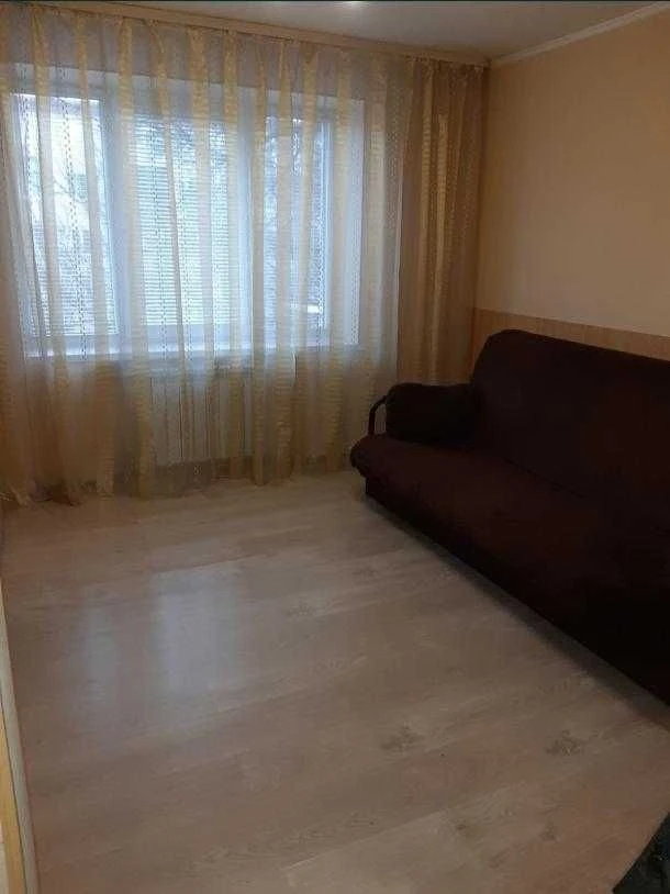 Продам 1 комнатную  квартиру ,Харьковских Дивизий 19/