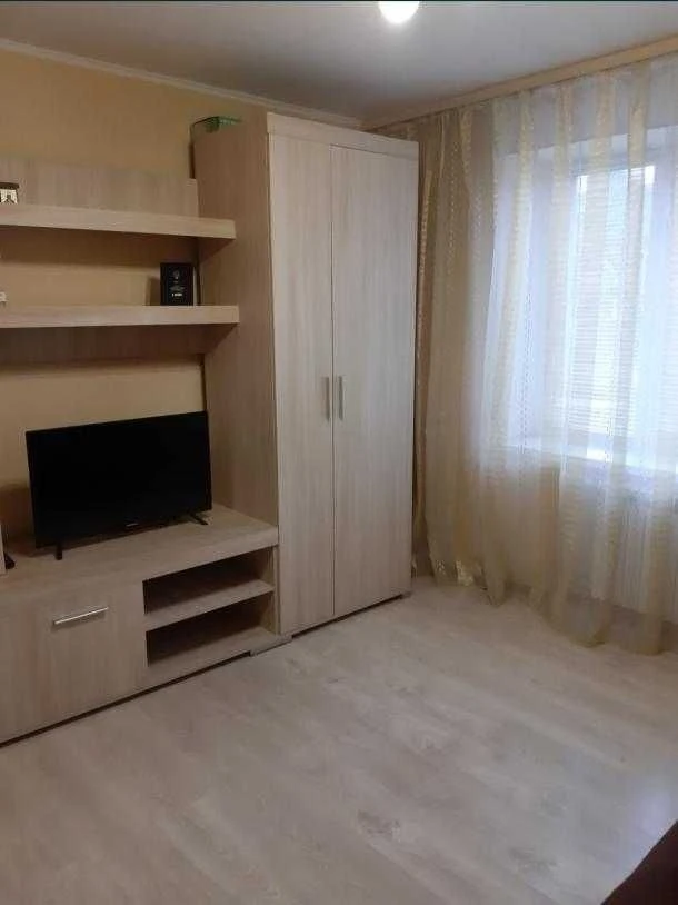 Продам 1 комнатную  квартиру ,Харьковских Дивизий 19/