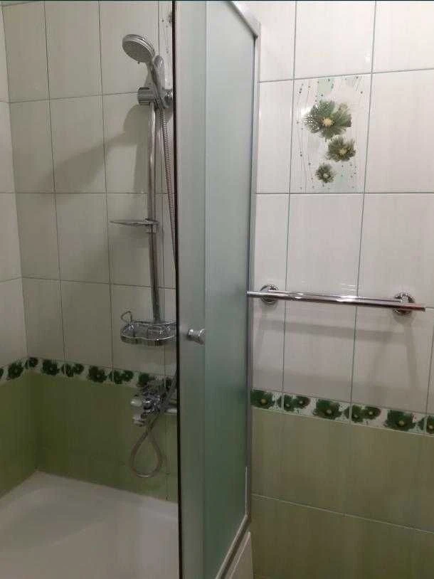 Продам 1 комнатную  квартиру ,Харьковских Дивизий 19/