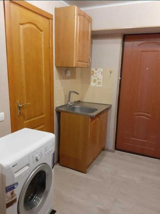 Продам 1 комнатную  квартиру ,Харьковских Дивизий 19/