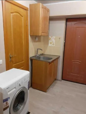 Продам 1 комнатную  квартиру ,Харьковских Дивизий 19/