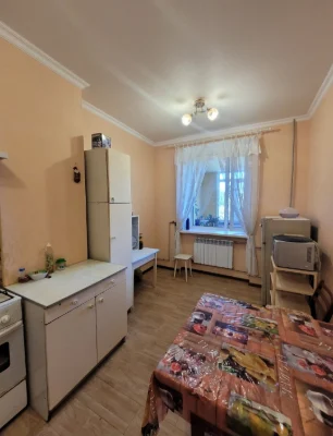 Продам реальную 2-к квартиру Бекетова10, метро ХТЗ, Сталинка