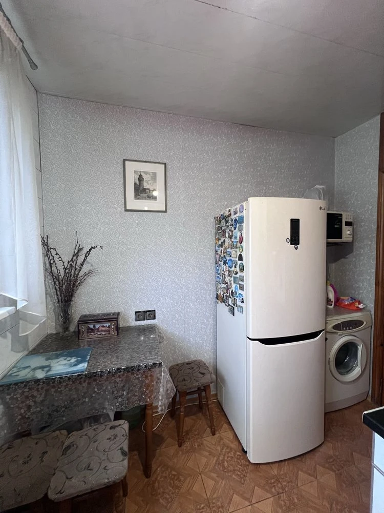 Продам 3 ком кв на Одесской именно там )!