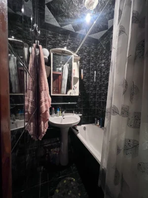 Продам 3 ком кв на Одесской именно там )!