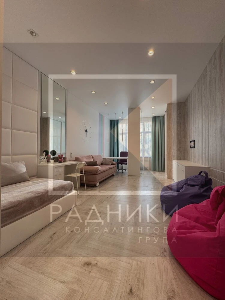 Продаж 4 кімнатної квартири з дорогим якісним ремонтом в ЖК