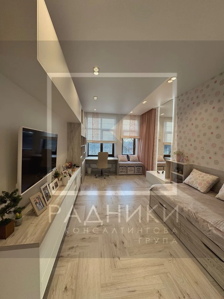 Продаж 4 кімнатної квартири з дорогим якісним ремонтом в ЖК