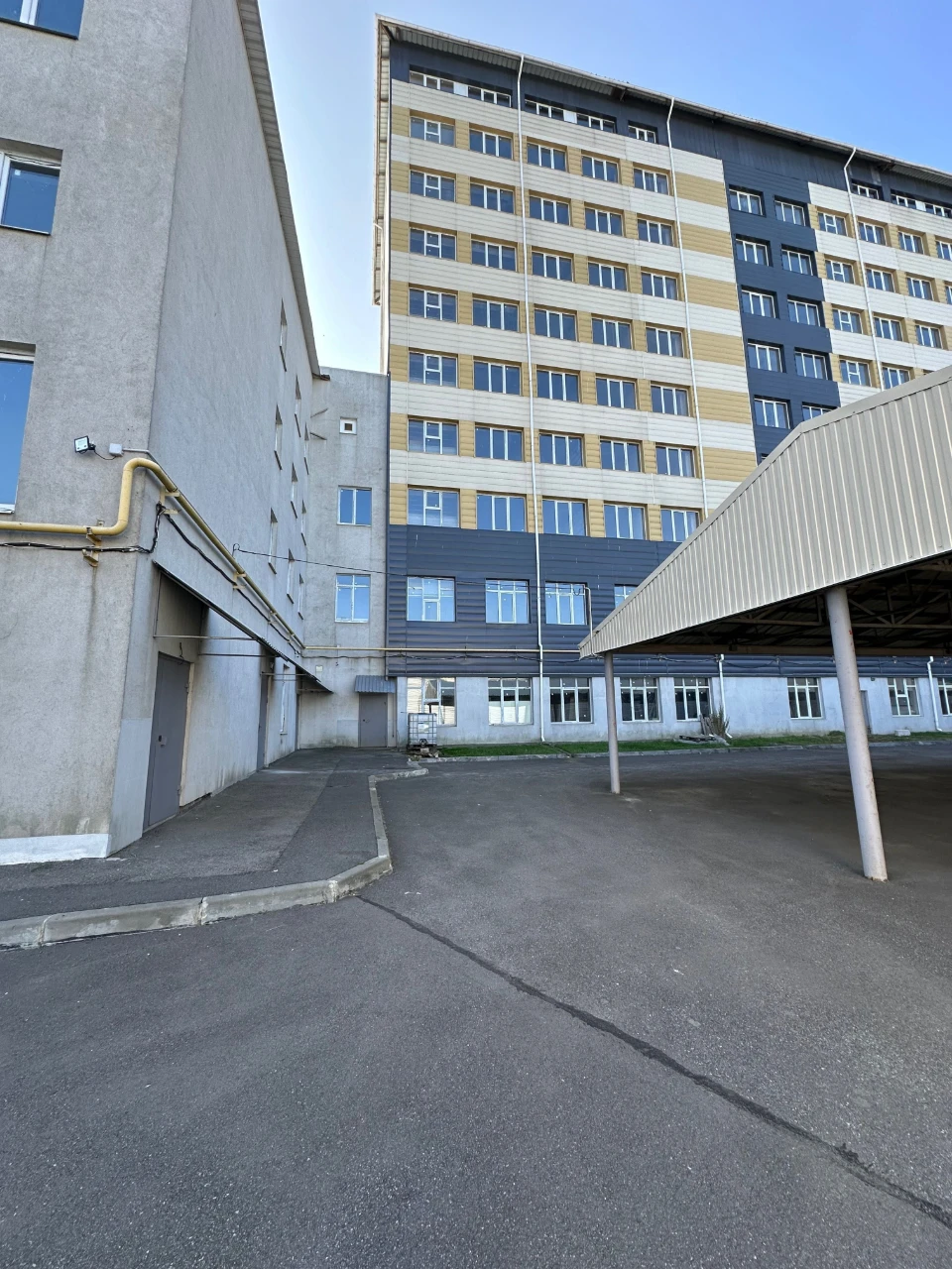Продам 2-к квартиру без ремонту метро Масельского