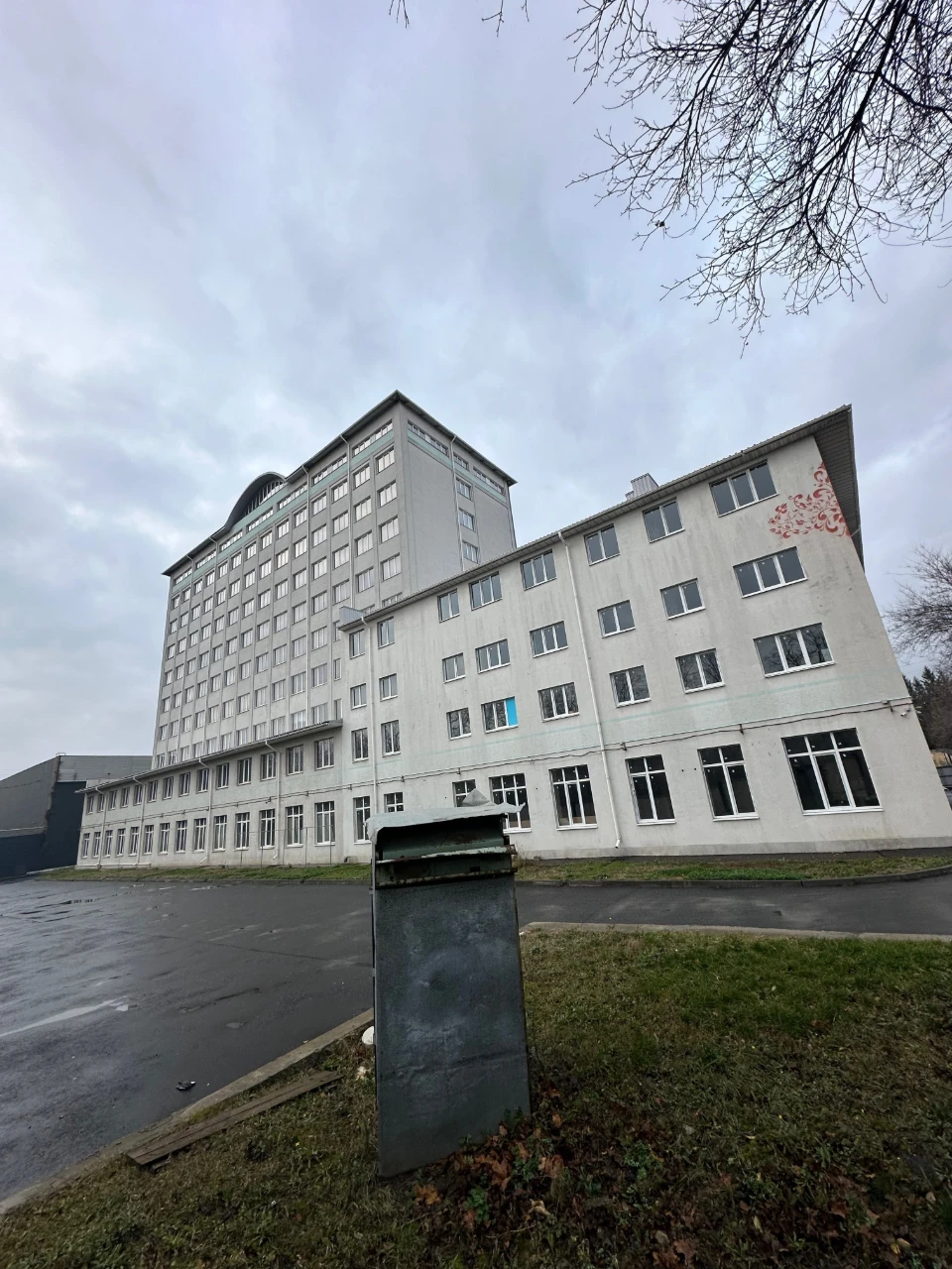 Продам 2-к квартиру без ремонту метро Масельского
