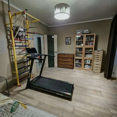 Продам 3 ком. квартиру с евроремонтом возле метро Научная.