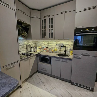 Продам 3 ком. квартиру с евроремонтом возле метро Научная.
