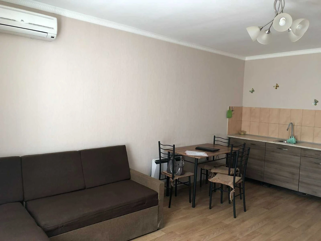Срочно продам 1к.кв-студию 28м2