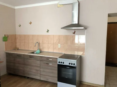 Срочно продам 1к.кв-студию 28м2