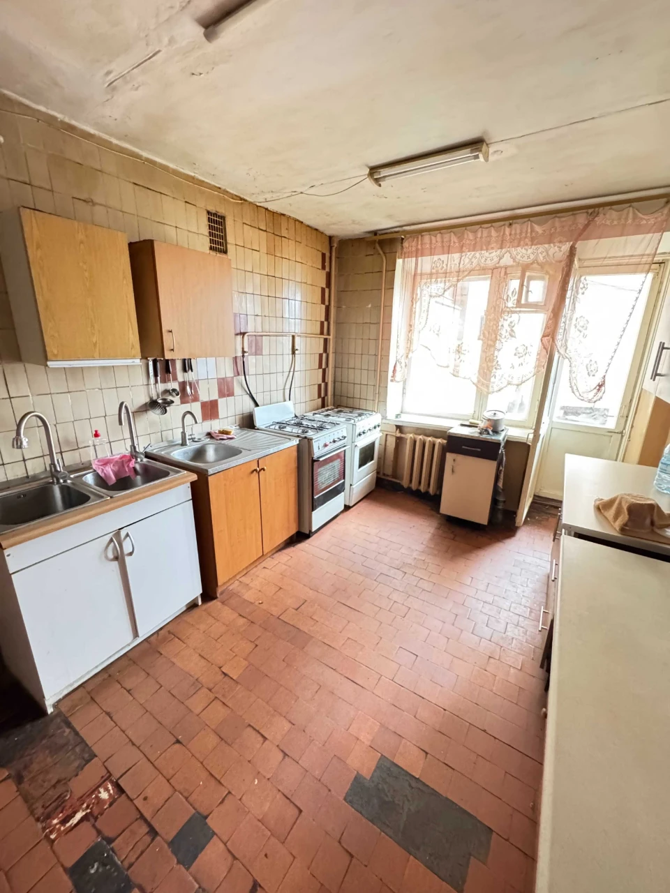 Продам 2- х квартиру  Залютино, ул. Золочевская