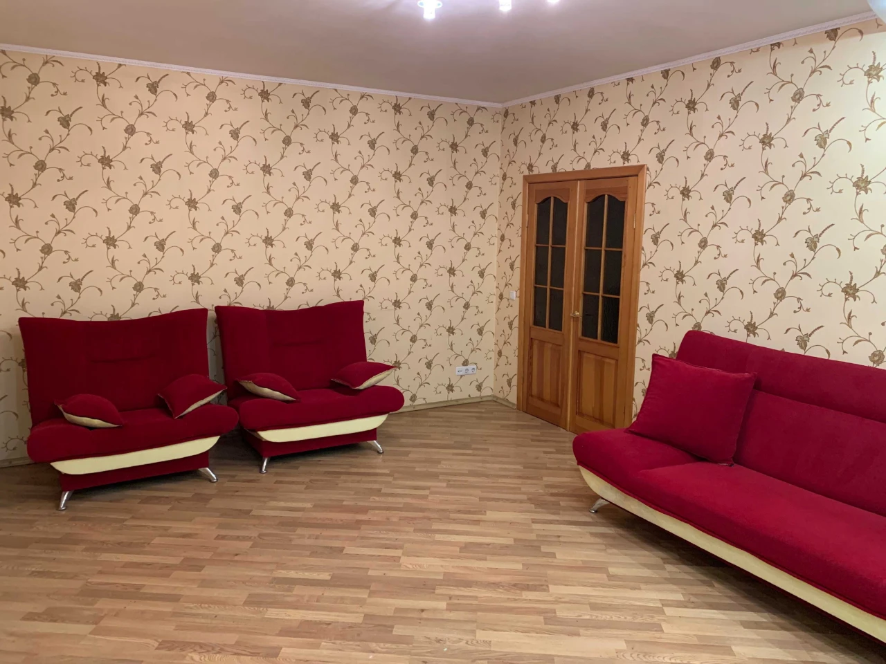 Продам 2 к. кв. в новострое Героев Харькова, возле метро
287