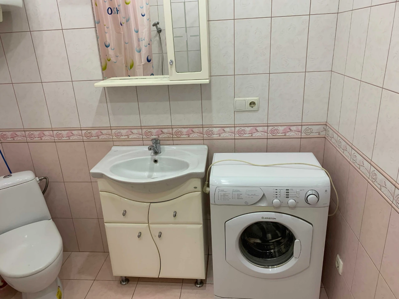 Продам 2 к. кв. в новострое Героев Харькова, возле метро
287