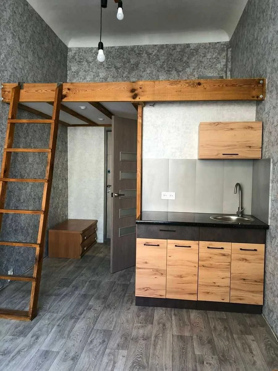 Продам 1к.кв-студию на ЮЖД