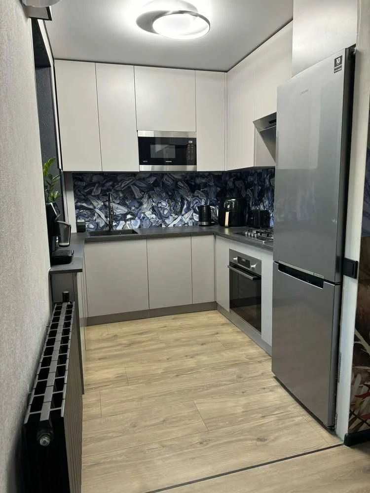 Улица 23 АВГУСТА 42! 3 мин от метро! Продам шикарную 3к 65 м