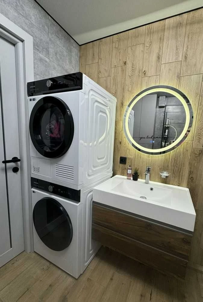 Улица 23 АВГУСТА 42! 3 мин от метро! Продам шикарную 3к 65 м