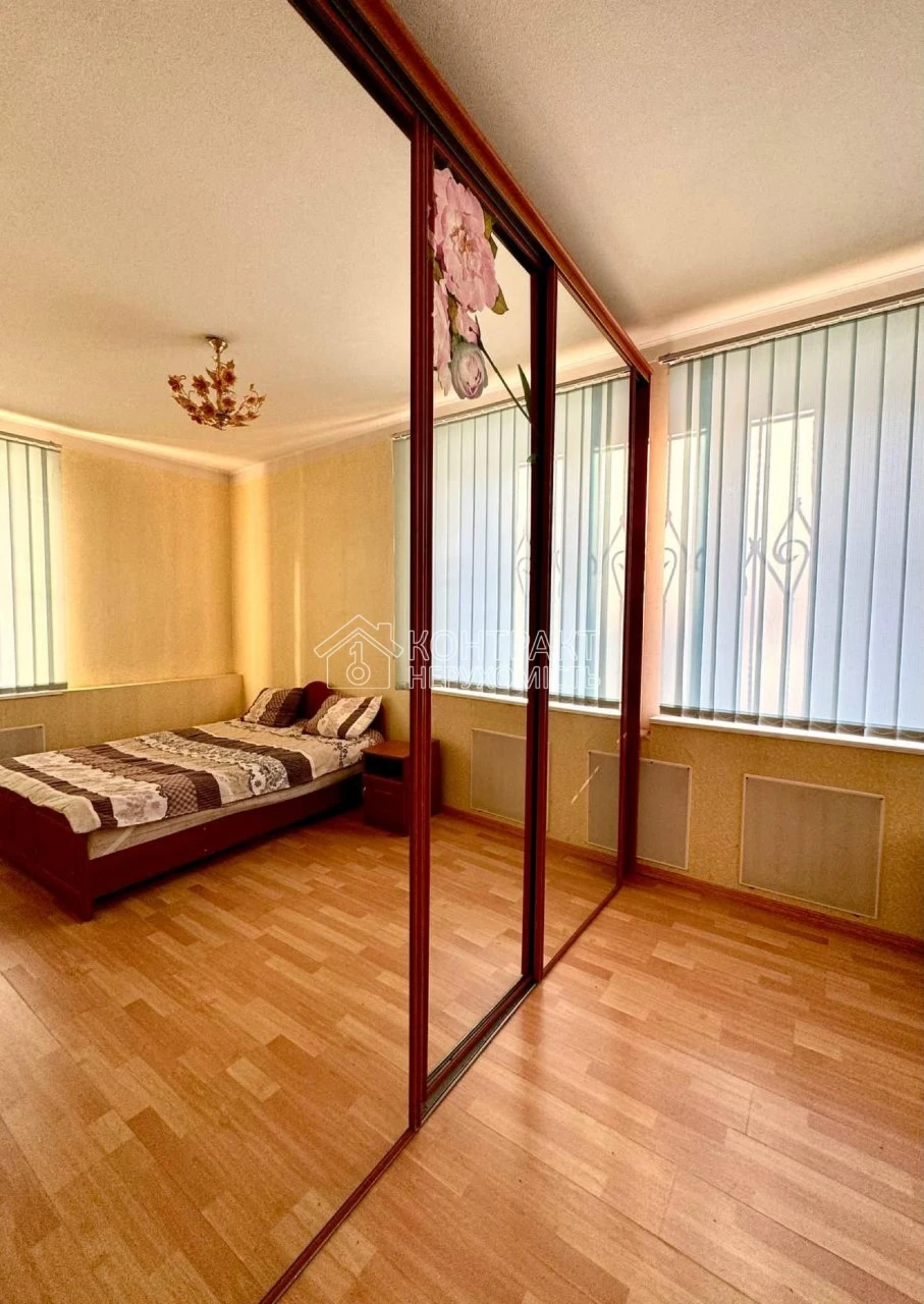 Продам 3 к.кв., СЕРТИФИКАТ,Центр, м. Яр. Мудрого, ул.Лермонт