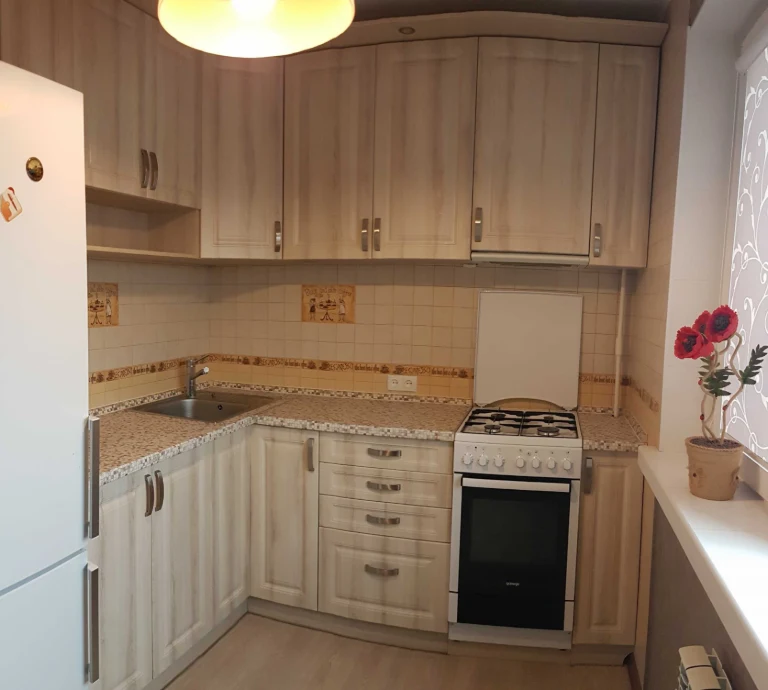Продам 2 комнатную квартиру 2 минуты метро