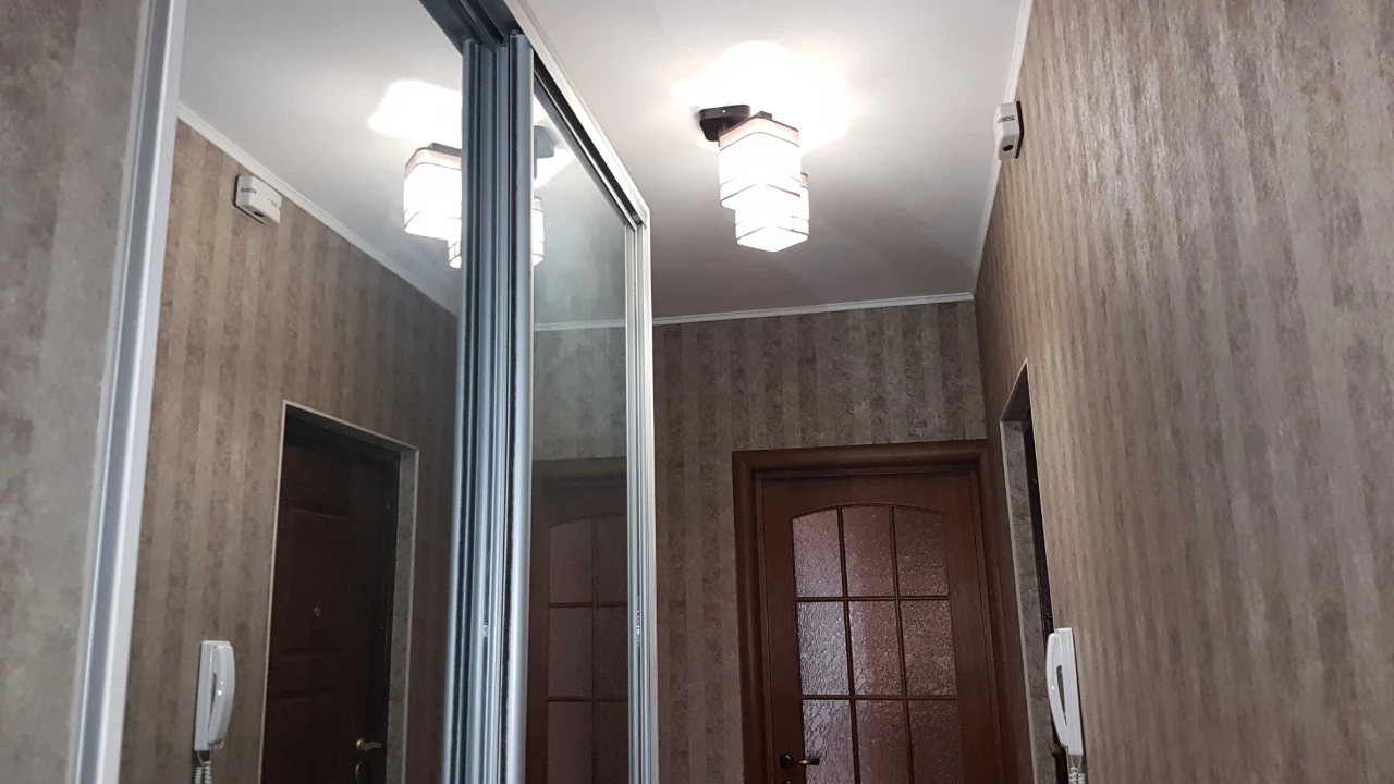 Продам 2 комнатную квартиру 2 минуты метро