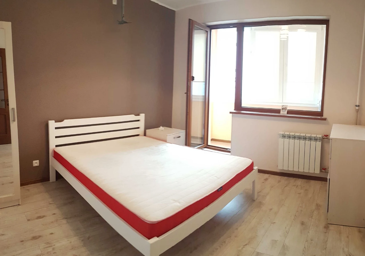 Продам 2 комнатную квартиру 2 минуты метро