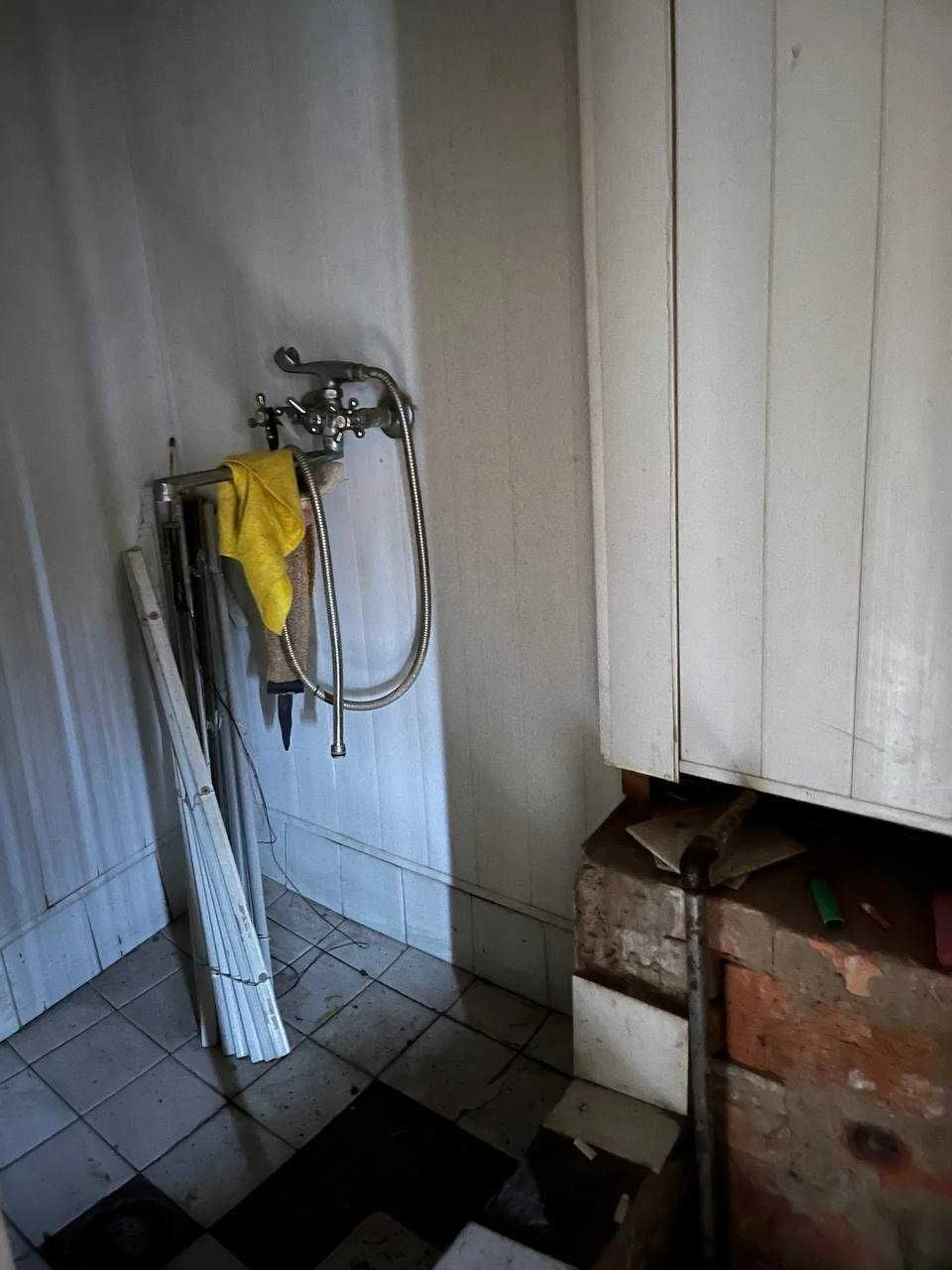 Продам 3к кв біля Конного ринку