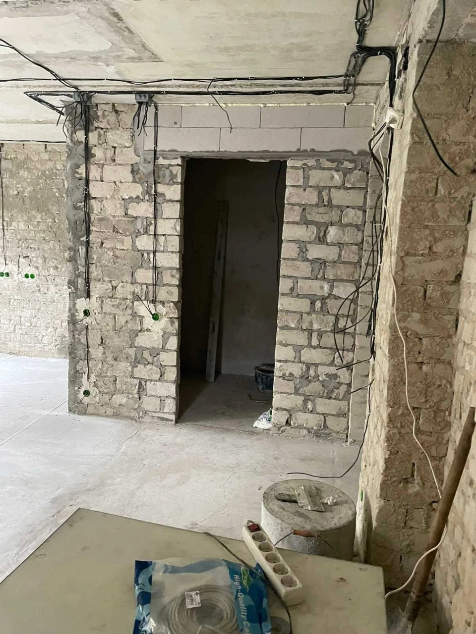 3 ккв. в строительном состоянии, Павлово Поле (404971)