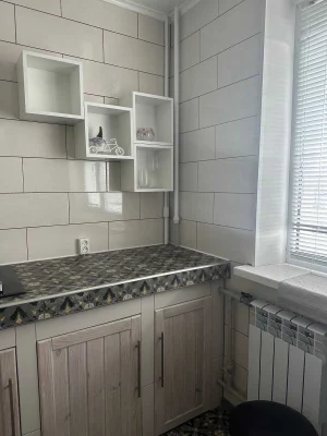 Продам  большую 1 к на Салтовке рядом с метро , 522 м-н . Ре